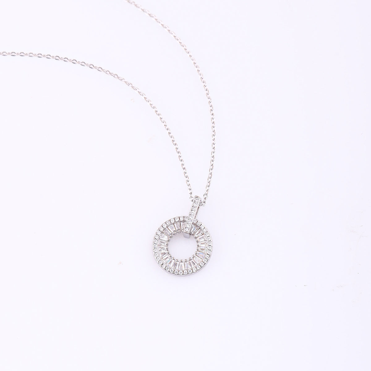 Circle & Frame Necklace