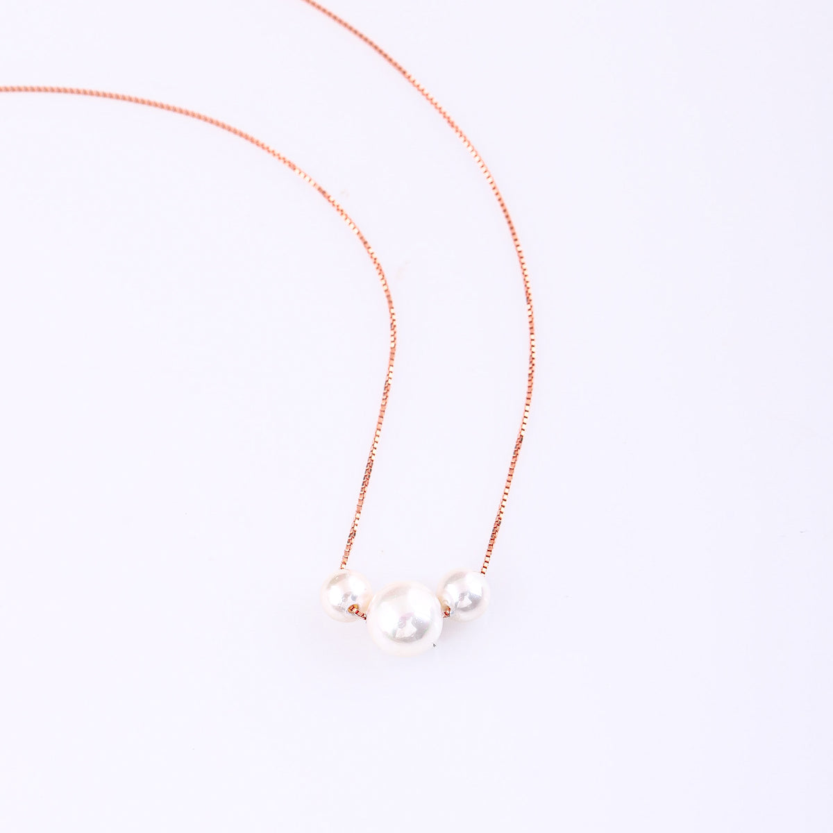 Rosé Pearl Trio Necklace
