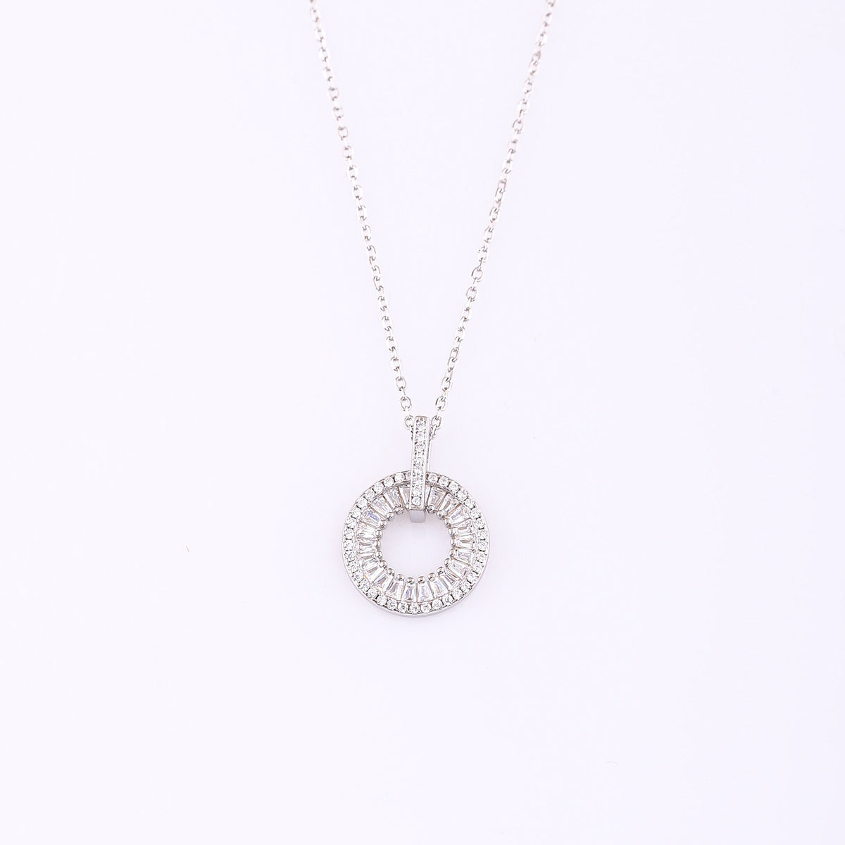 Circle & Frame Necklace