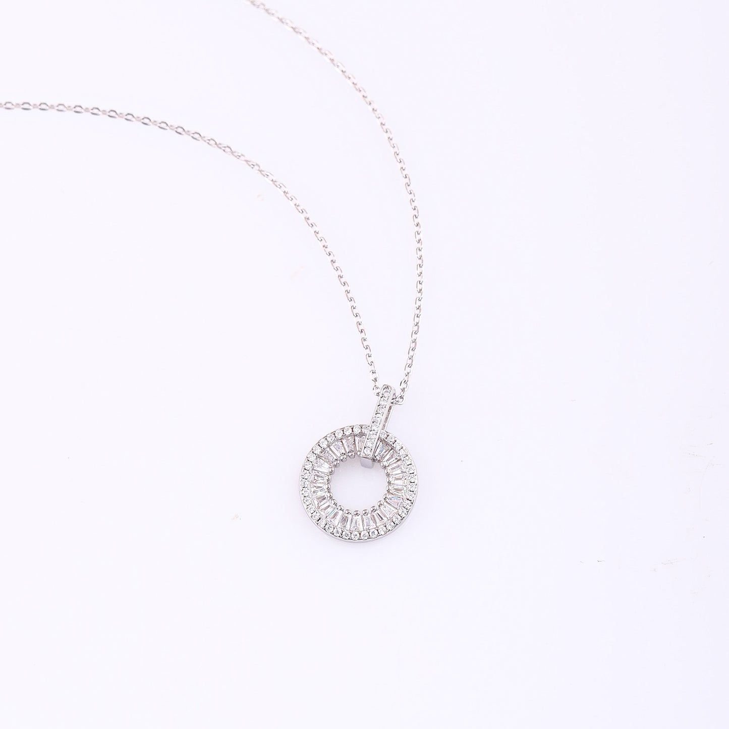 Circle & Frame Necklace